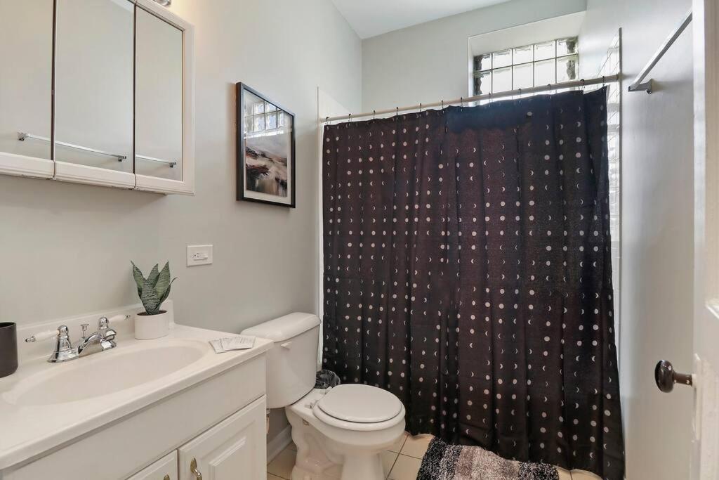 2br Bright And Lovely - Leland 3 Apartment