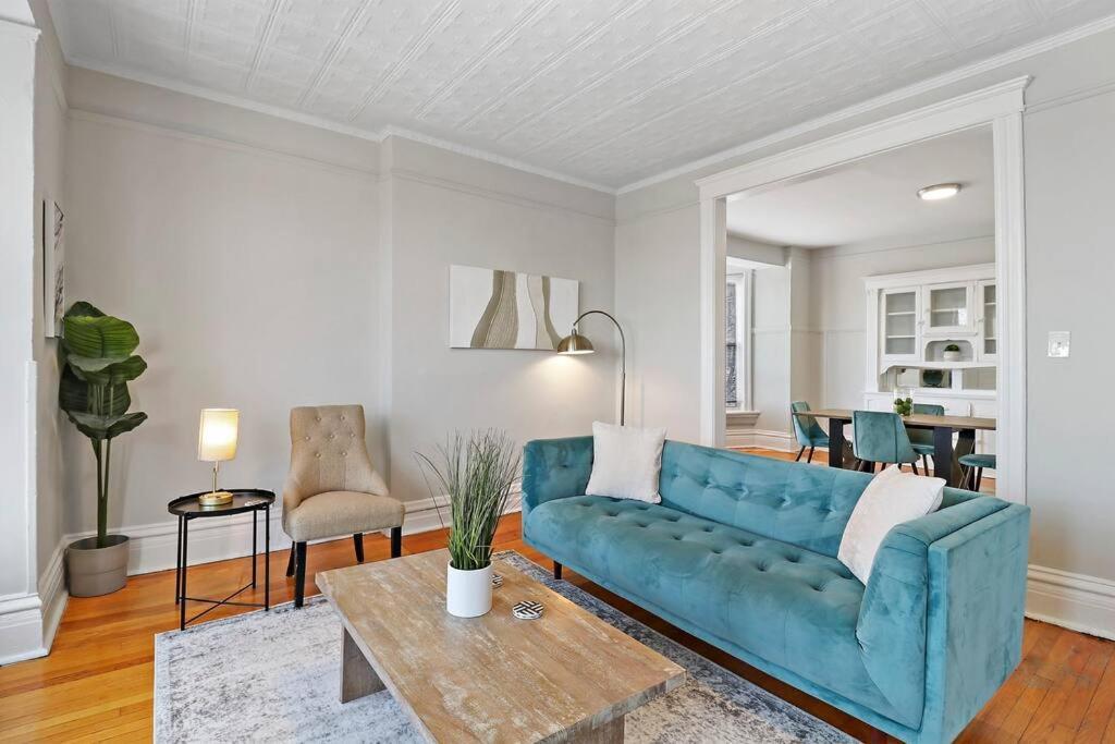2br Bright And Lovely - Leland 3 Chicago