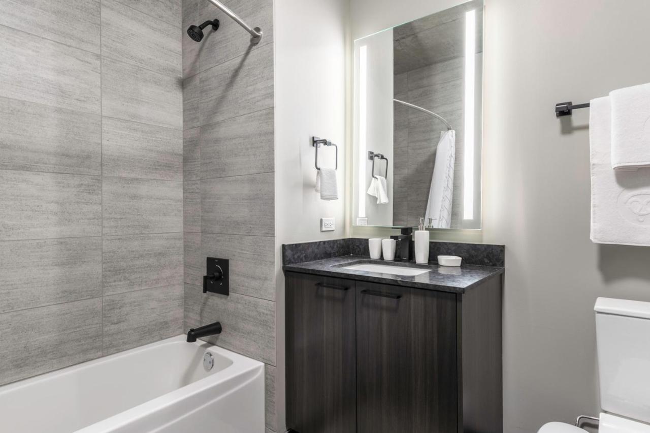 W Loop 2br W Gym Pool Nr Fulton Mkt Chi-254 *