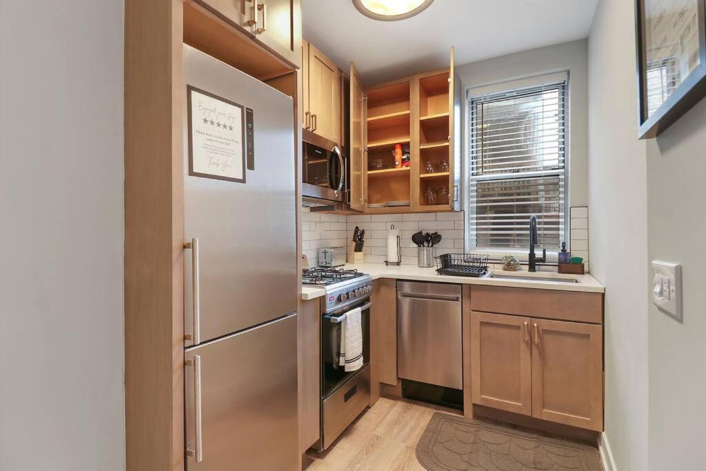 Elegant 2br - Montrose 1a Apartment *