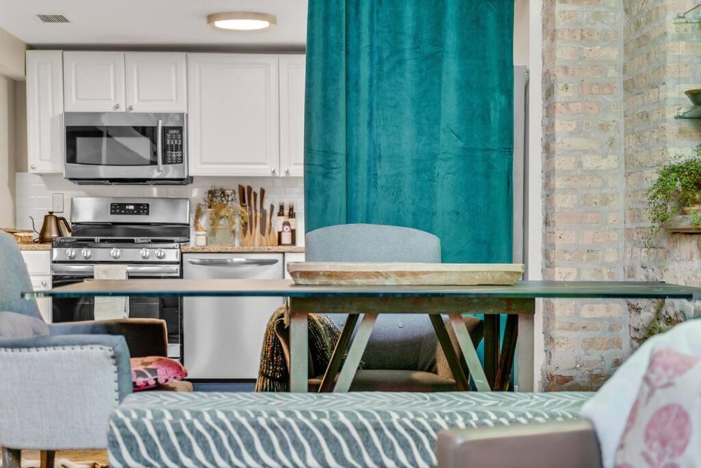 Casa de Férias The Village By Dakota Gal Digs Chicago