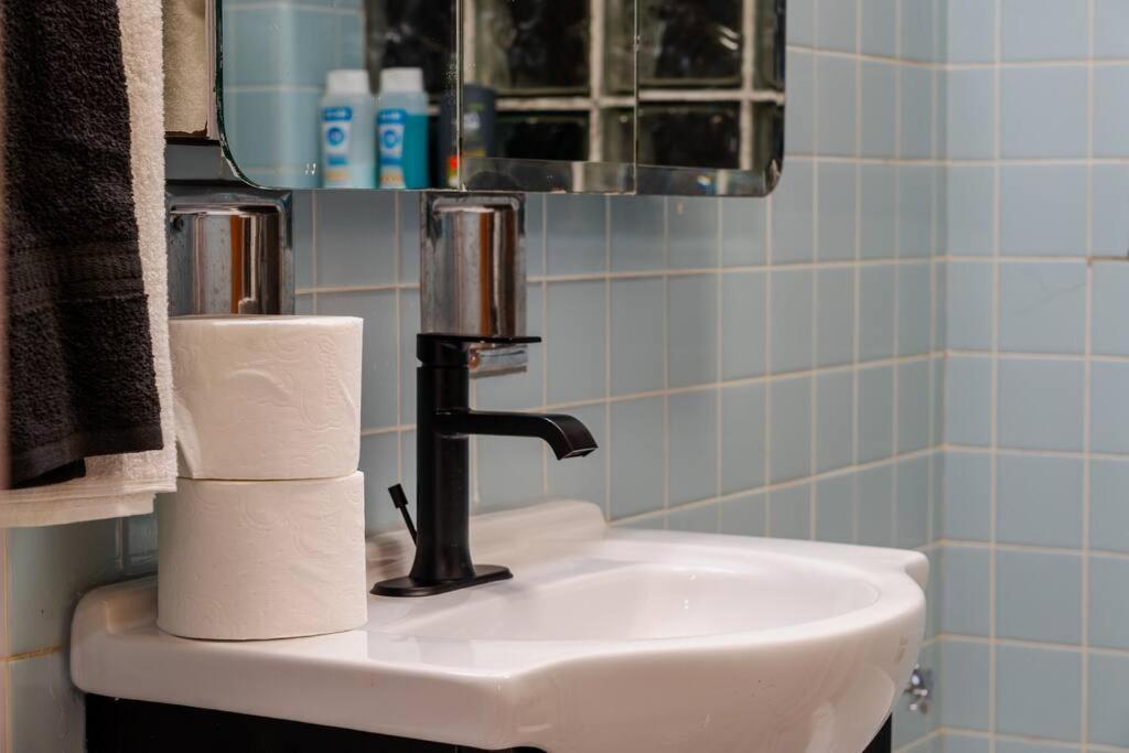 Apartment Living Bliss 3br Gem Near Parks And Dining *