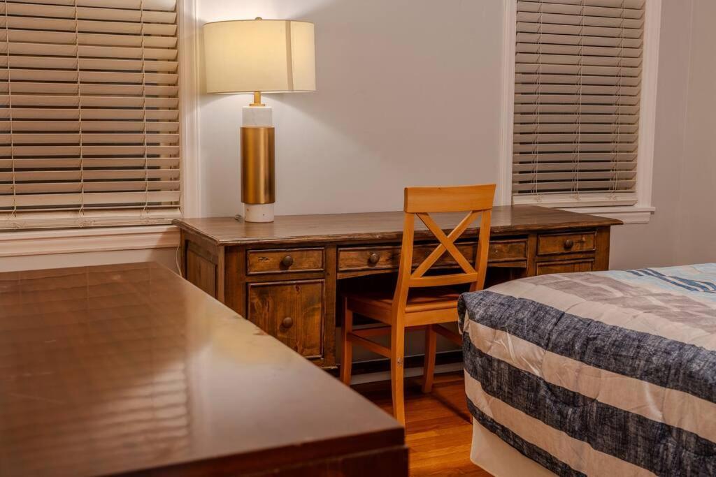 Living Bliss 3br Gem Near Parks And Dining Apartment