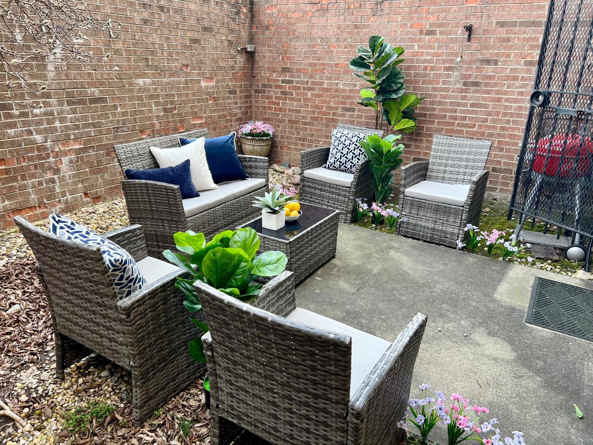 Hébergement de vacances 4 Bedroom In Location Parking Fireplace Back Yard Pets Welcome *