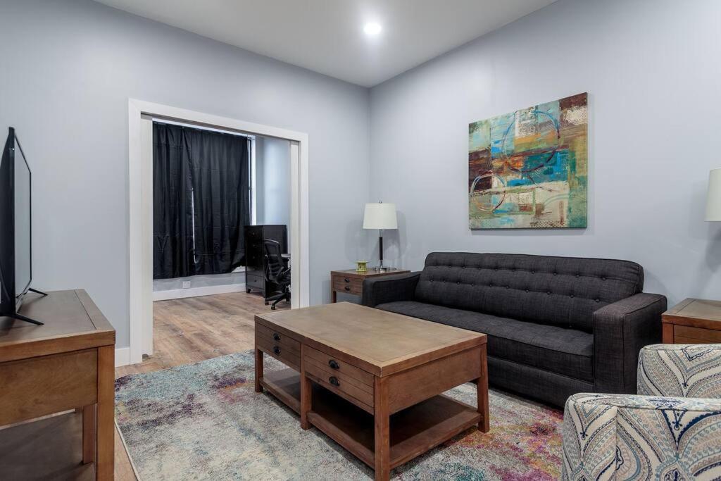 Mtm Fully Furnished In Old Town - 2 Beds * Chicago