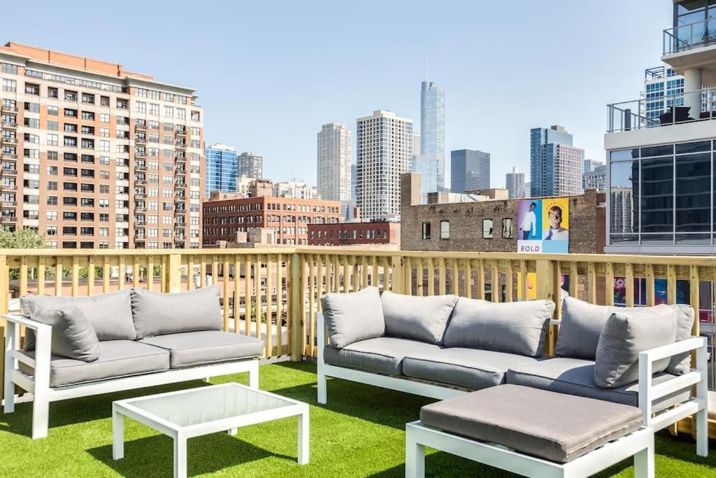 Luxury Downtown Penthouse With Private Rooftop Apartment Chicago