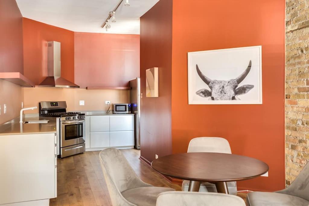 The Orleans - Entire Building - With Rooftop Deck Apartment