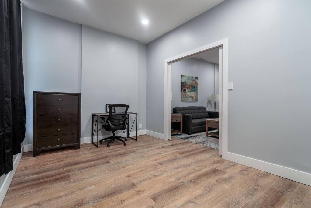 Apartment Mtm Fully Furnished In Old Town - 2 Beds *