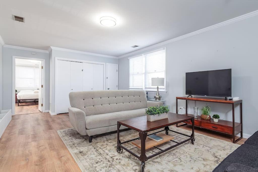 Hébergement de vacances Beautiful Remodeled Penthouse Unit In Old Town *