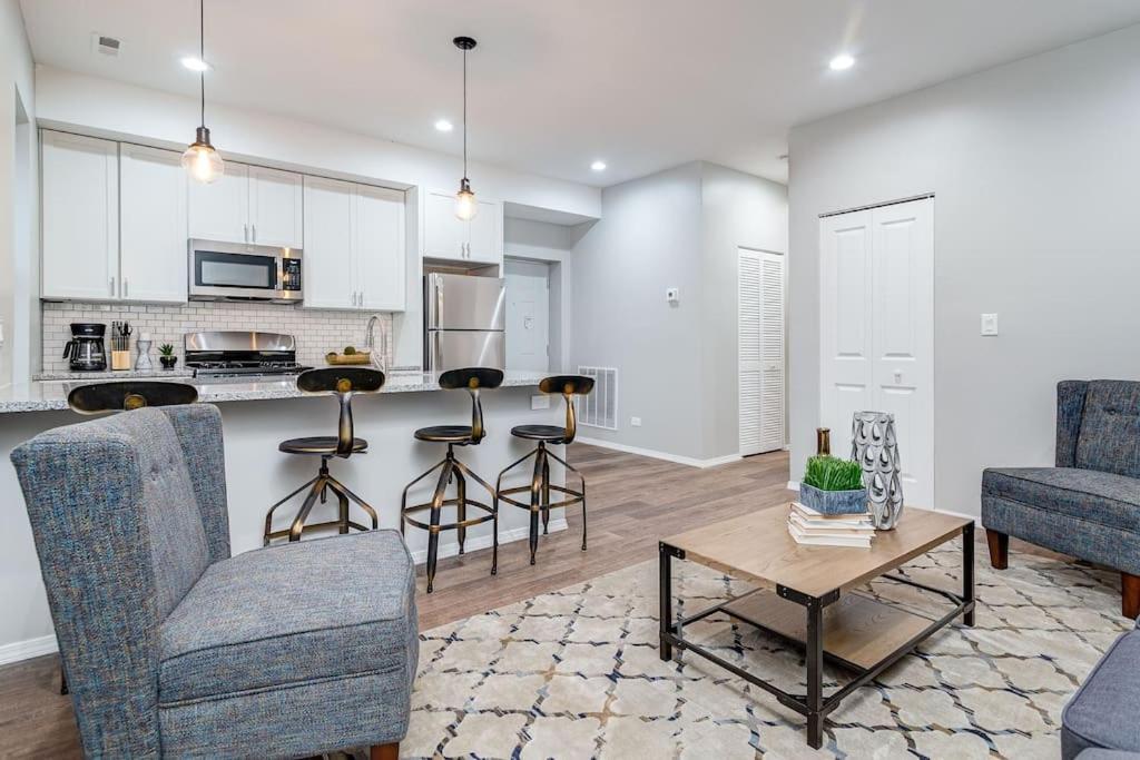 Apartamento 2 New Construction Same Place Chicago