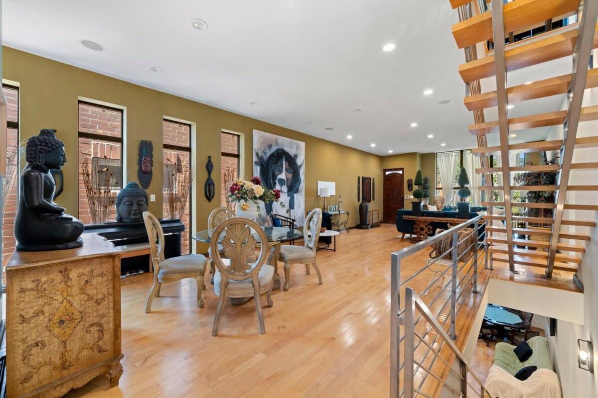 Zen Oasis Of Elegance: Expansive Executive * Chicago