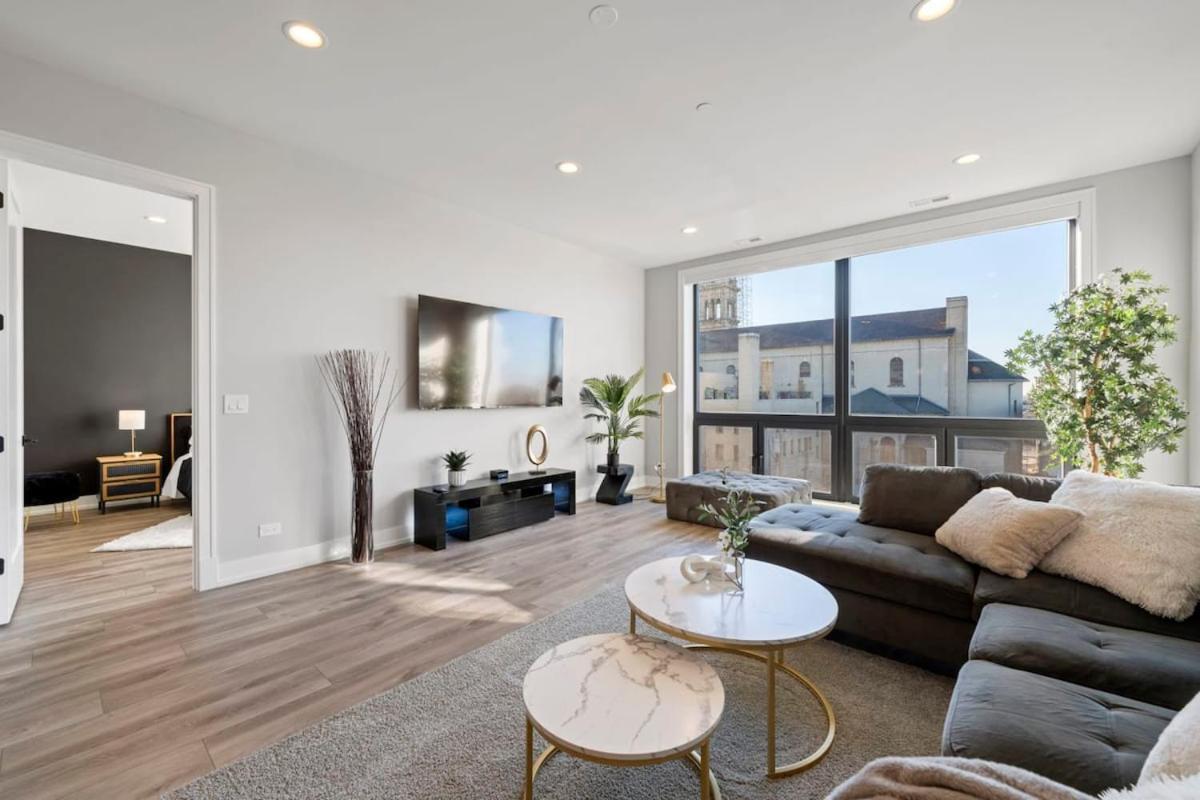 Apartment Insta-worthy 3bed 2bath Brand New W Balcony *
