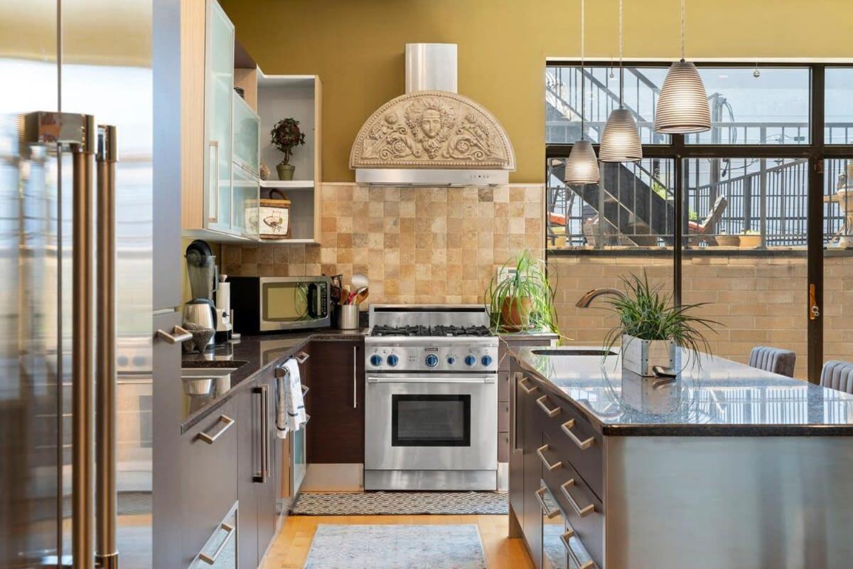 Zen Oasis Of Elegance: Expansive Executive