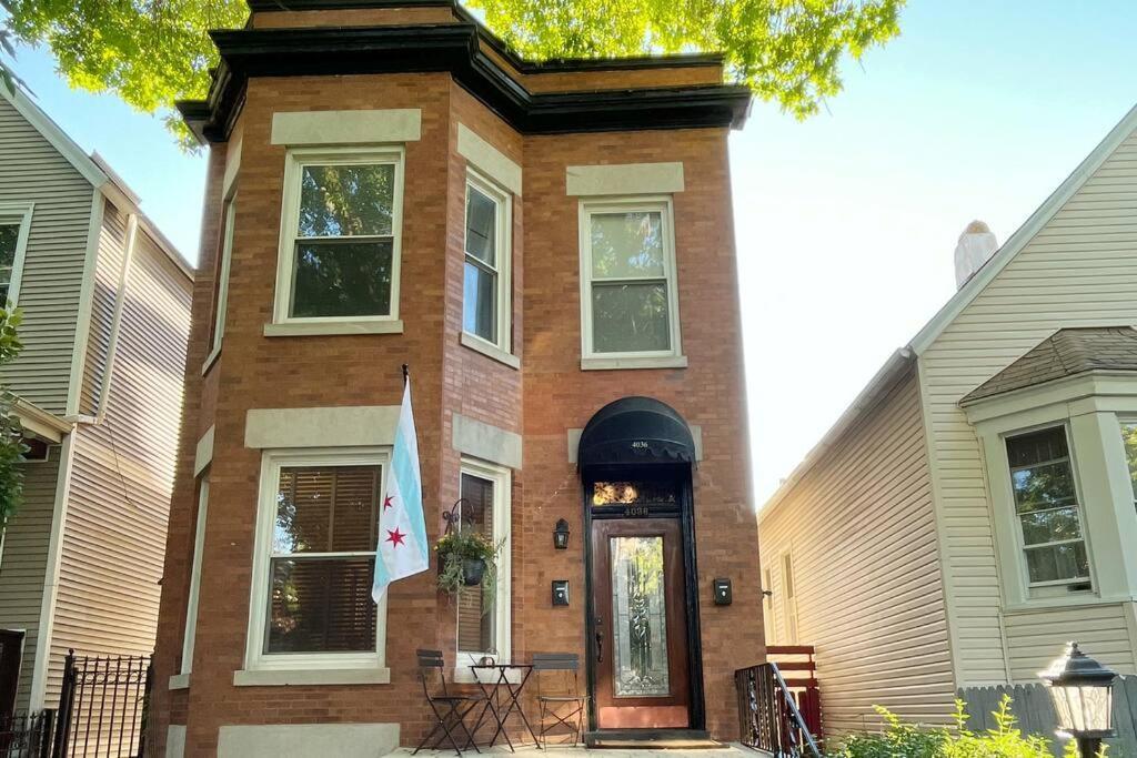 2Br 1Ba Irving Park Updated Vintage Top Unit 2-Flat * Chicago
