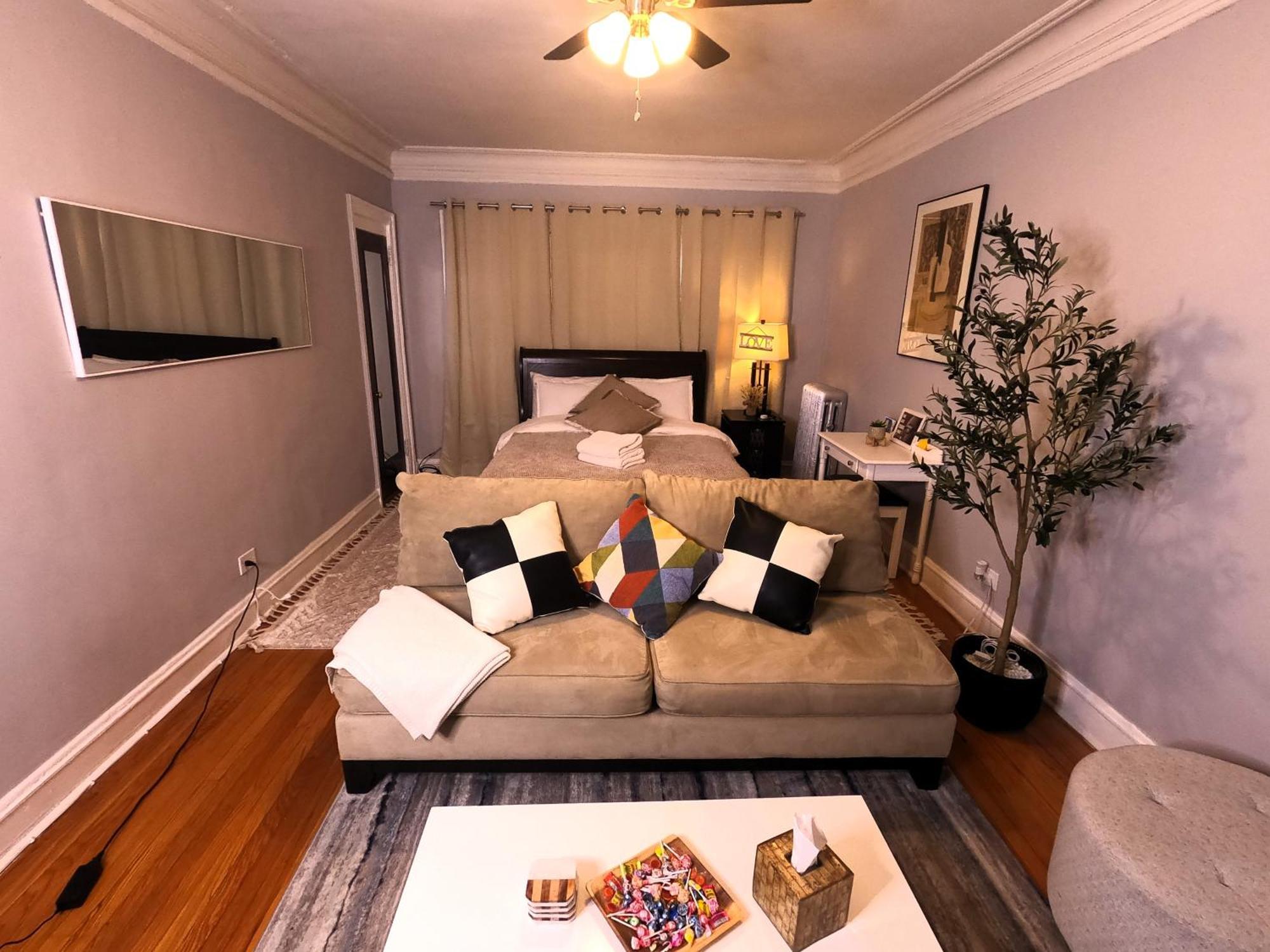 Cozy Studio Near Lake Michigan