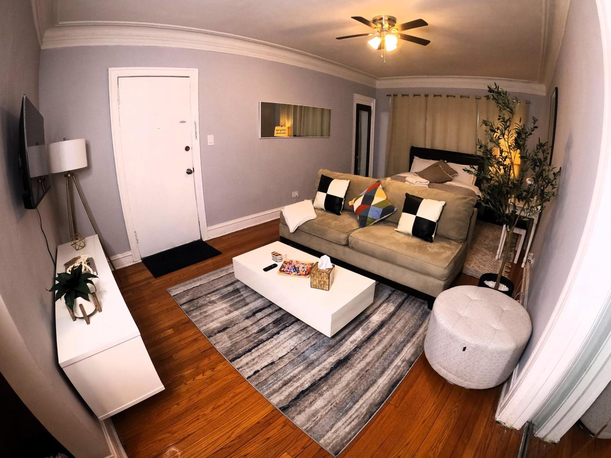 Apartment Cozy Studio Near Lake Michigan *