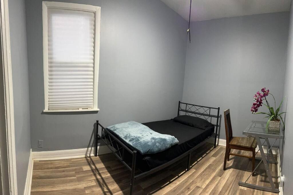 Urban Retreat 3 Bedroom Apt. Apartment Chicago