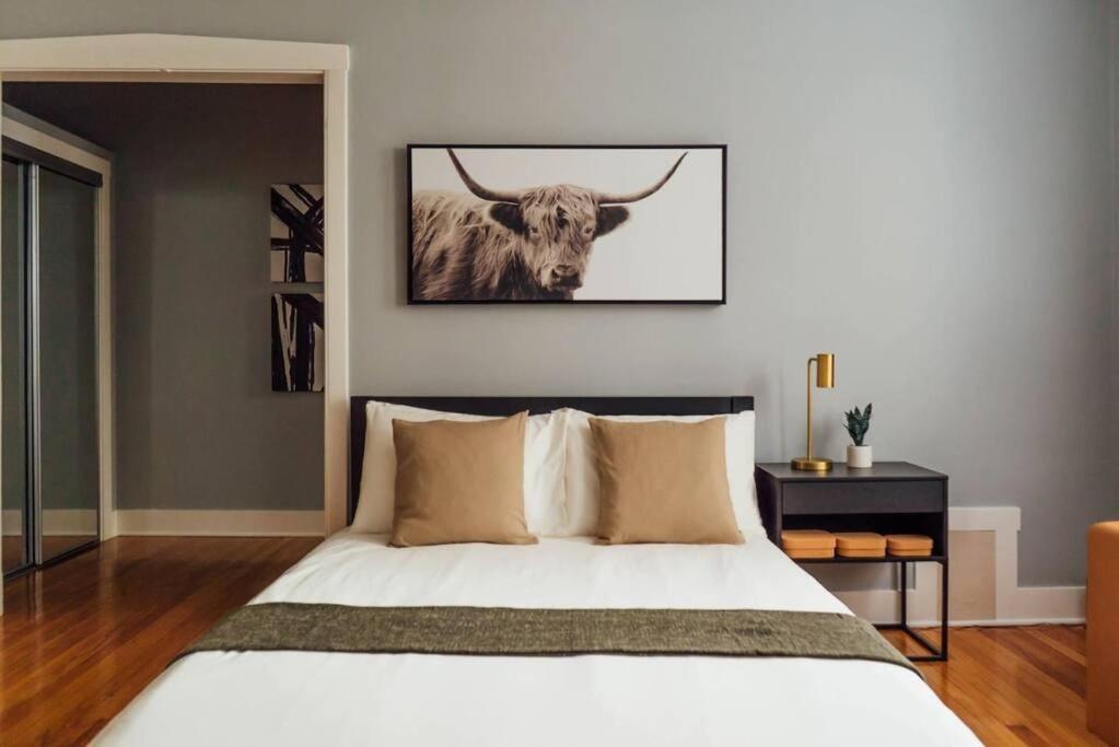 Well-equipped In The City! - Belmont B13 Apartment *