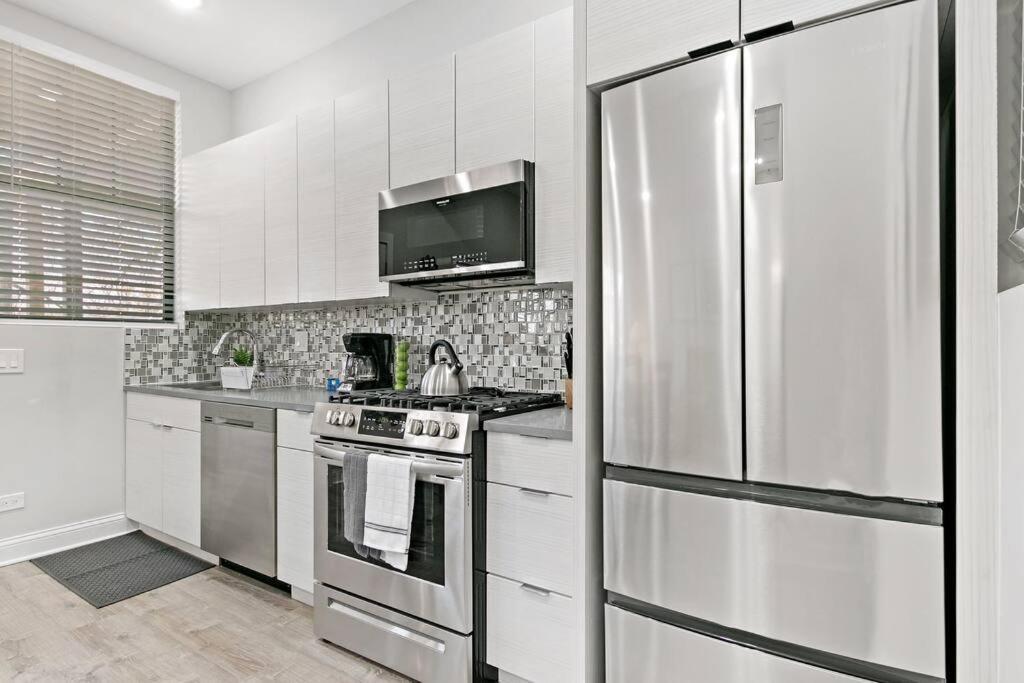 Apartment Relaxing 3br With King Beds & Washer - Lawndale 2 Chicago