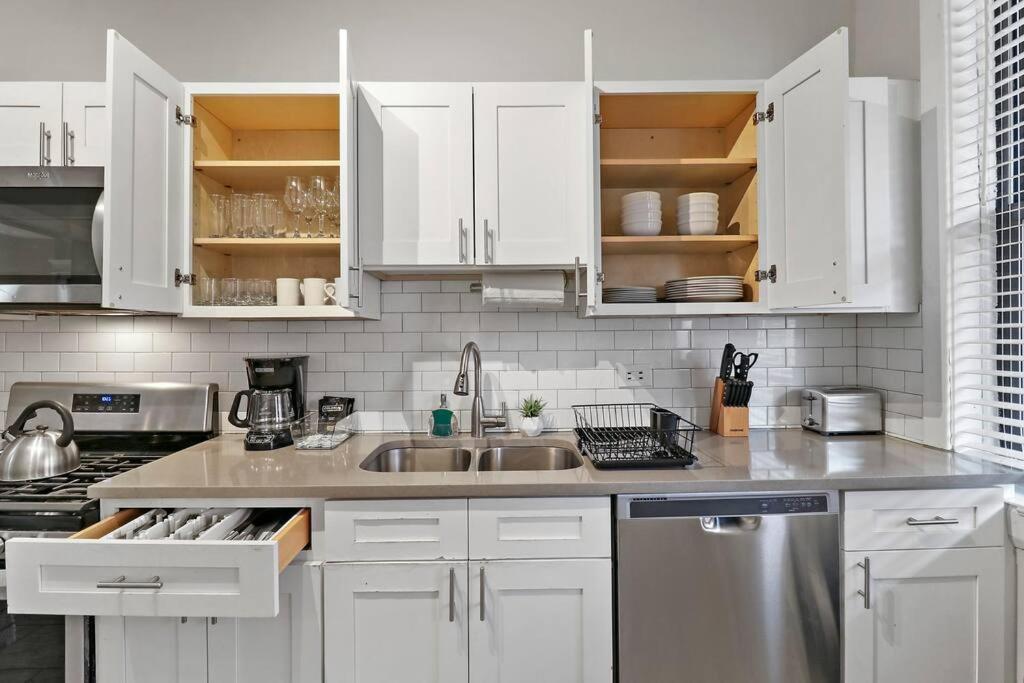 Modern & Spacious 3br With In-unit Laundry - Bstone 2 *