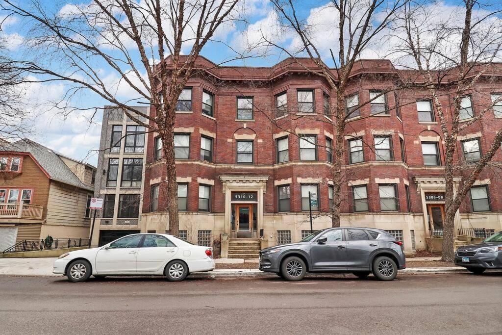 Modern & Spacious 3br With In-unit Laundry - Bstone 2 Chicago