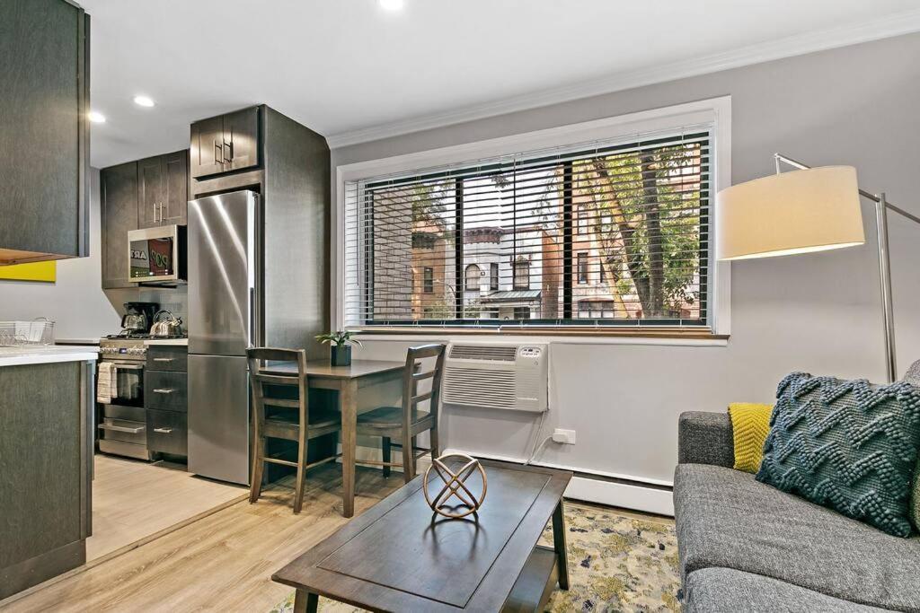 Cozy In Lakeview - Oakdale 203 Rep Apartment *