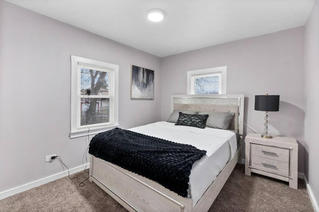 A Away From Home! Villa Chicago