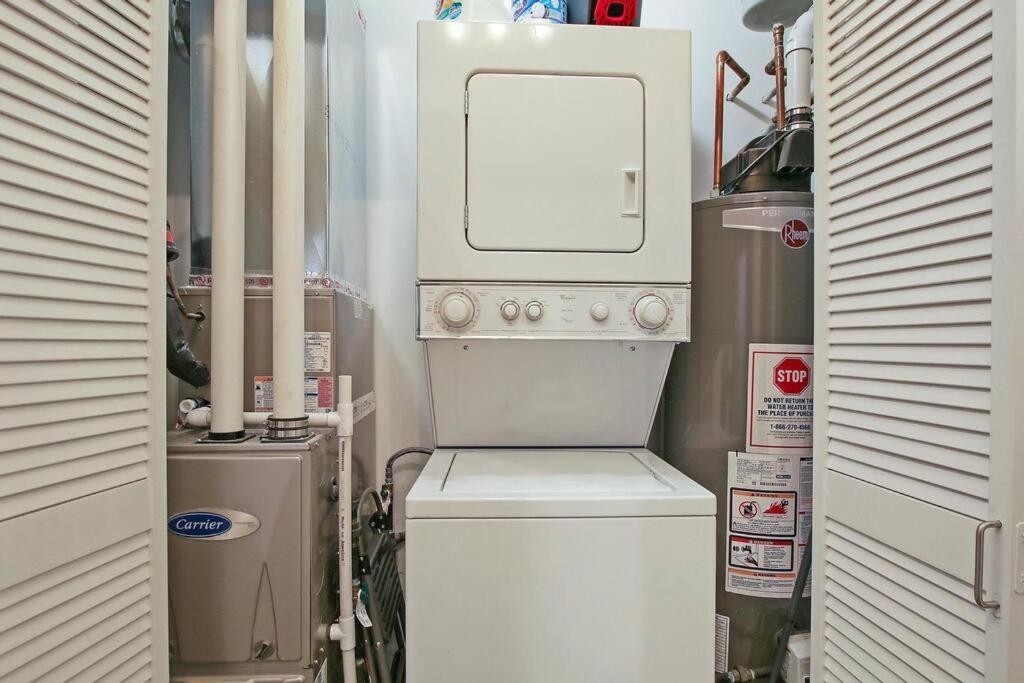 1br Adorable With In-unit Laundry - 206 Apartment Chicago