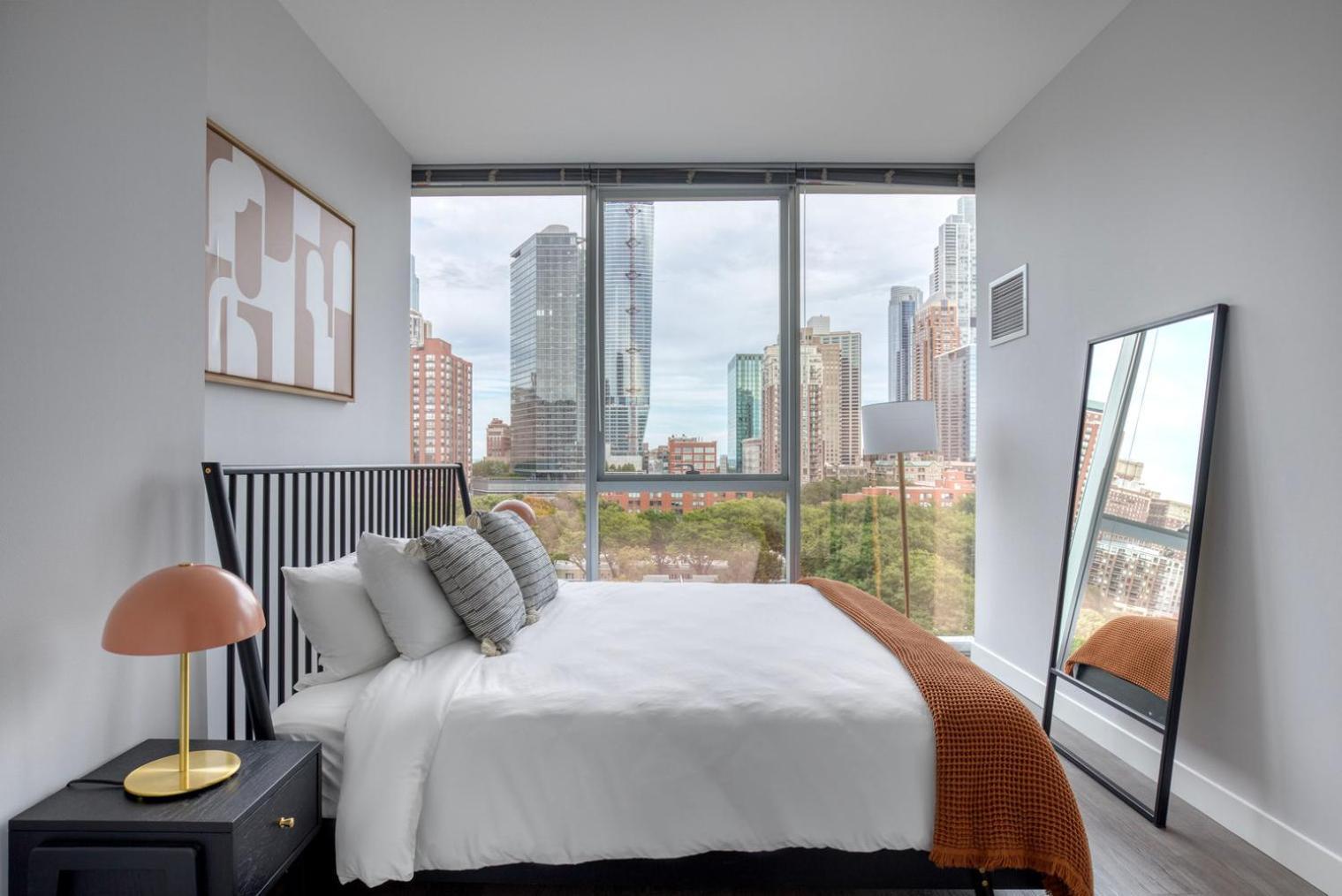 South Loop 1br W Sauna Fire Pits Nr L Park Chi-989 Chicago