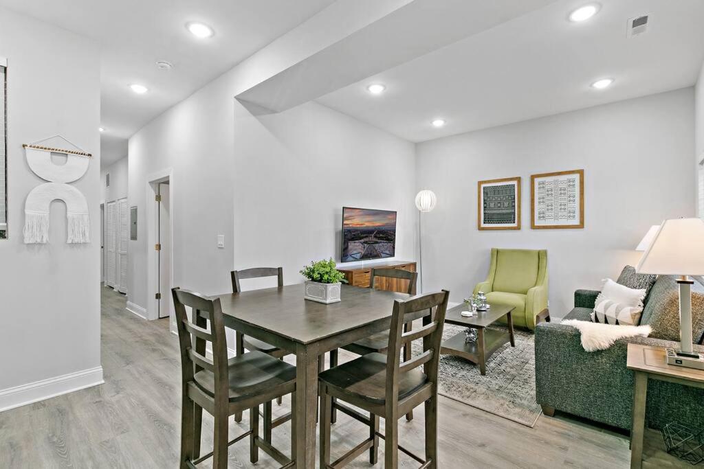 Relaxing 3br With King Beds & Washer - Lawndale 2 Apartment