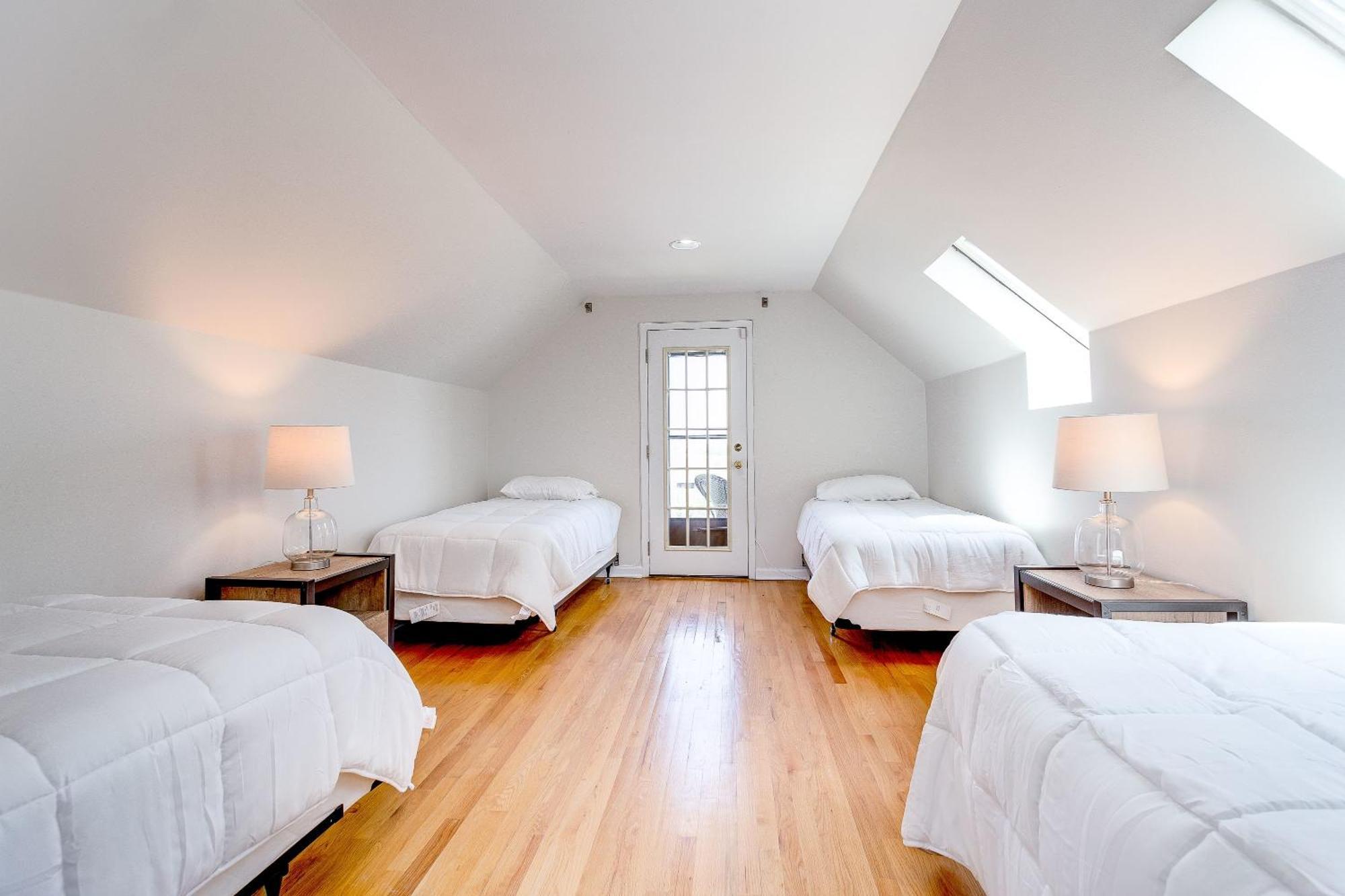 Apartment 3 Flat Building Downtown - With Private Patios Chicago