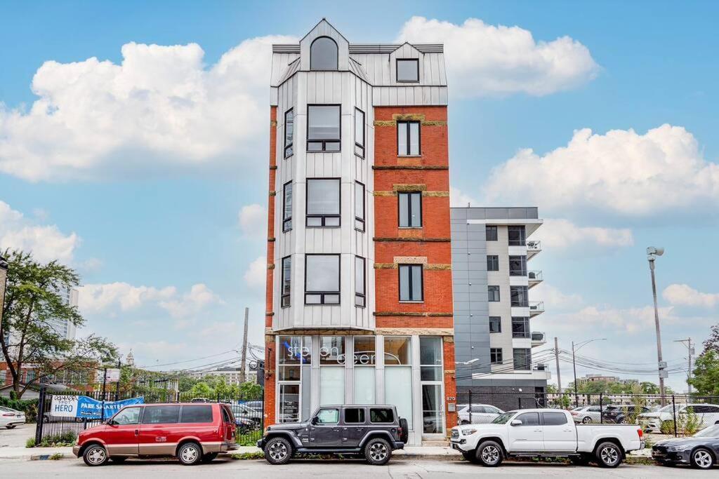Apartment 870 1&2 - 2 Separate In Same Building *