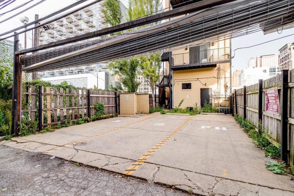 870 1&2 - 2 Separate In Same Building * Chicago