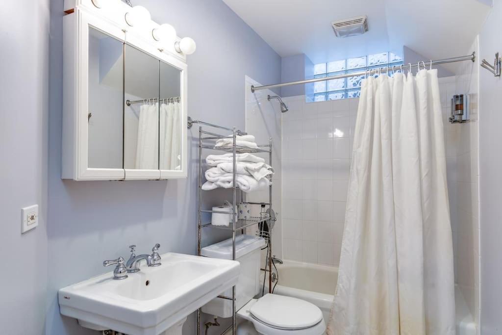 Lincoln Park Living - 1 Hotel 4*