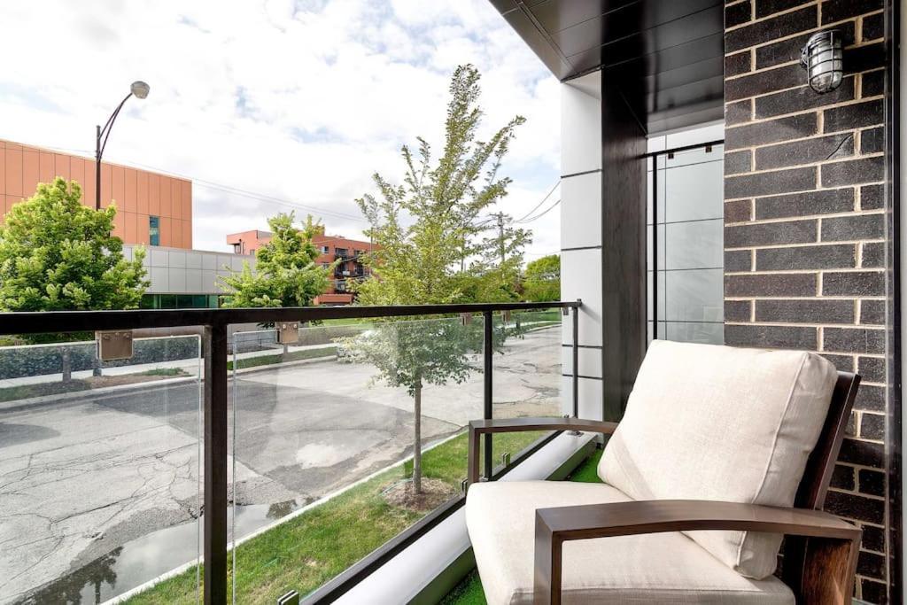 Stunning Duplex #1 - Downtown River North *