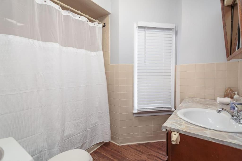 Hébergement de vacances Beautiful Remodeled Penthouse Unit In Old Town Chicago