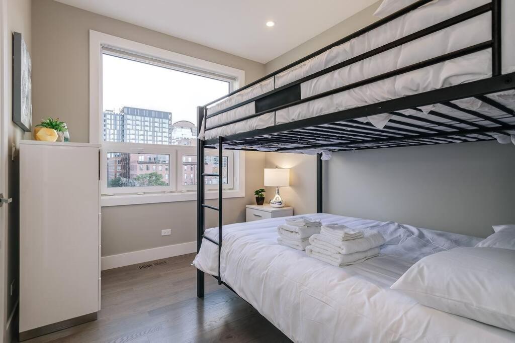 Apartment 2 Newly Built Luxury With Private Roofdeck
