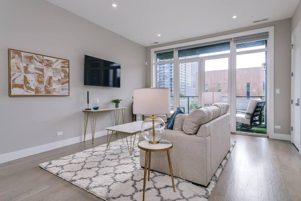 Apartment 2 Newly Built Luxury With Private Roofdeck *