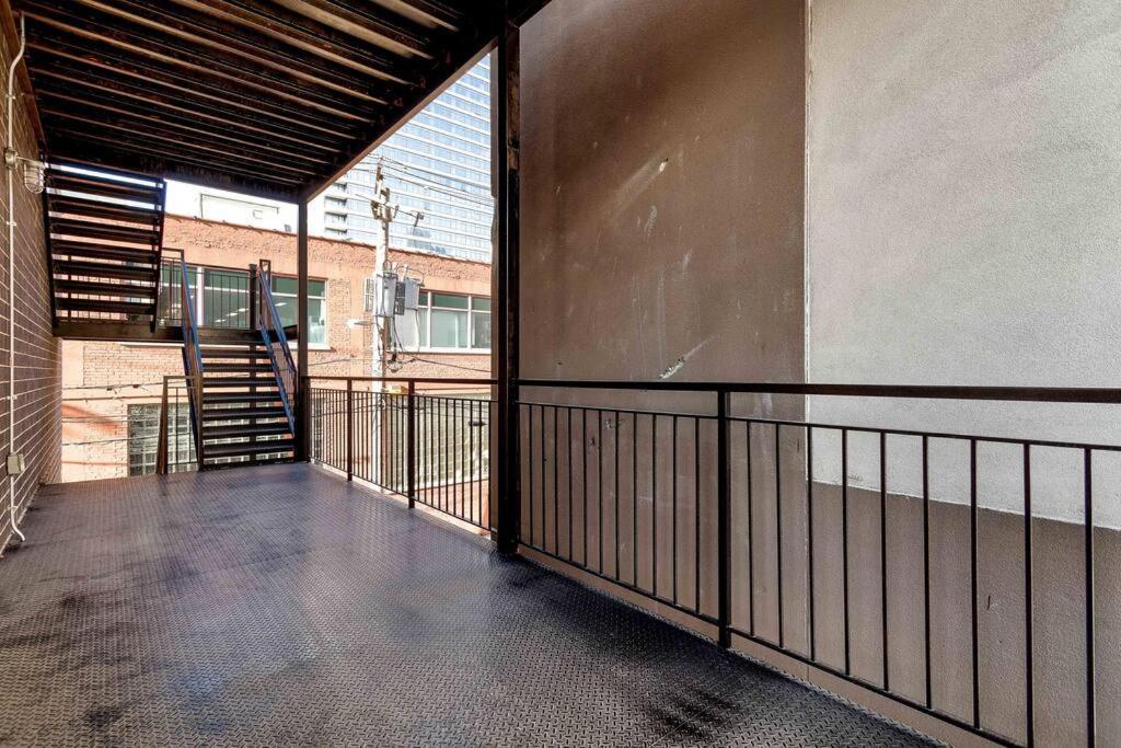 2 Newly Built Luxury With Private Roofdeck Apartment *