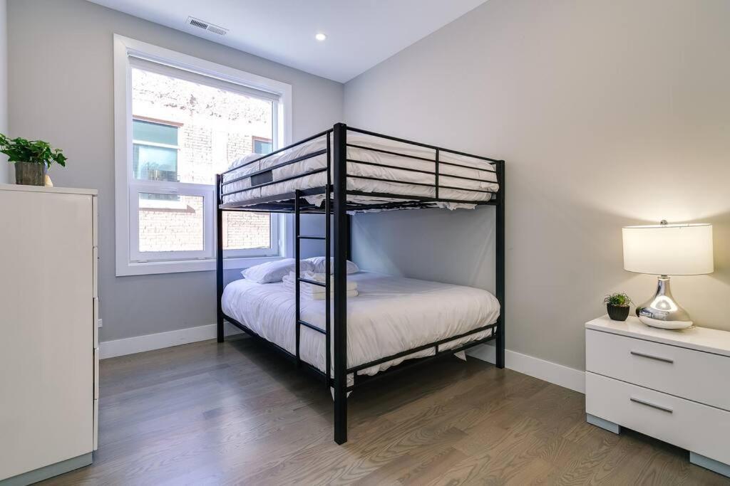 Apartment 2 Newly Built Luxury With Private Roofdeck *