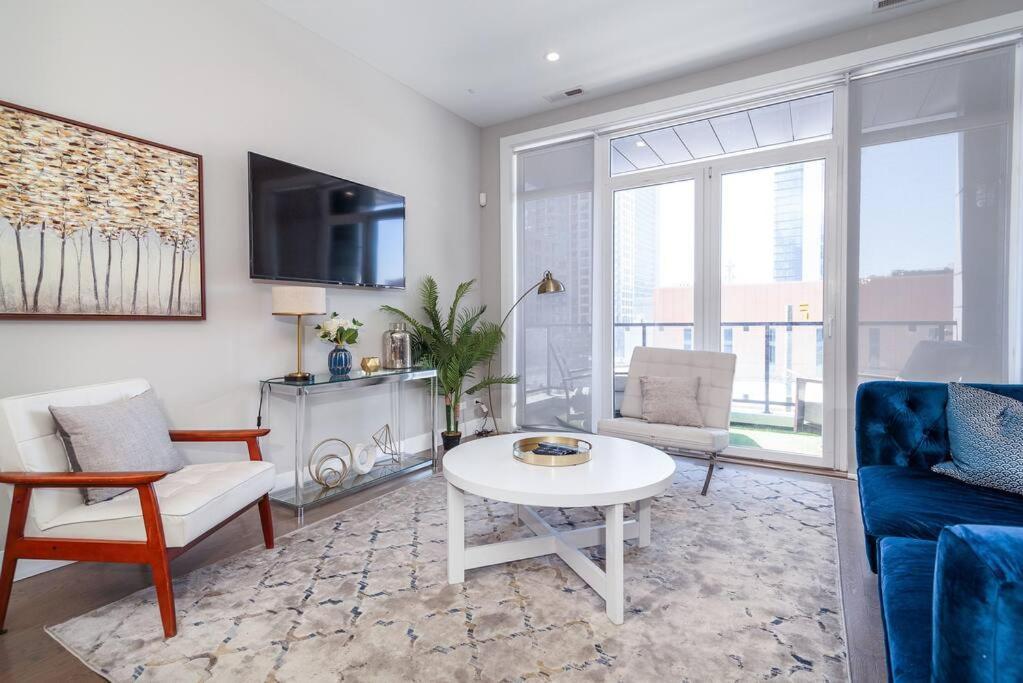 2 Newly Built Luxury With Private Roofdeck Apartment *