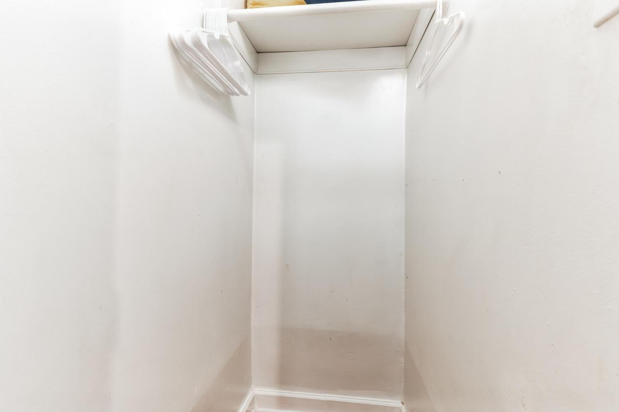 Comfortable In The Heart Of Bronzeville Apartment