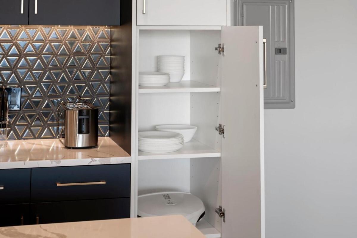 Insta-worthy 3bed 2bath Brand New W Balcony Apartment *