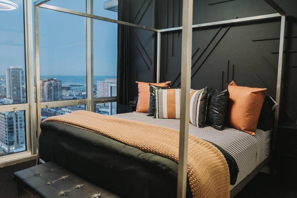 Stunning Panoramic Views & Free Parking *