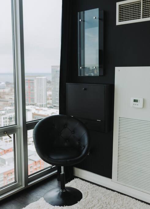 Apartment Stunning Panoramic Views & Free Parking