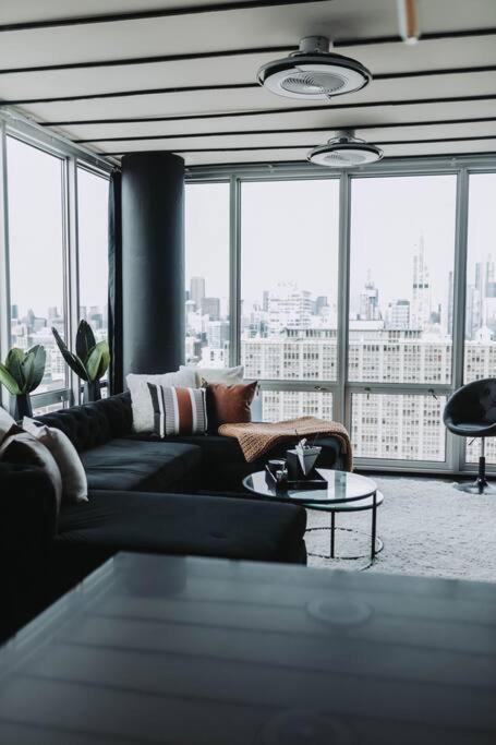 Stunning Panoramic Views & Free Parking *
