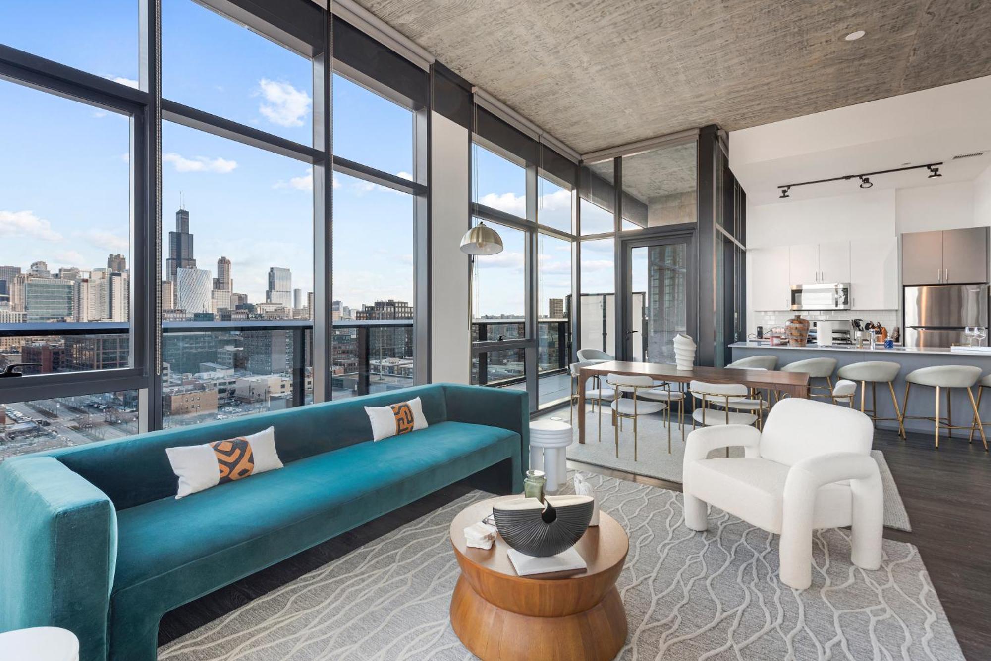 Fulbrix Bright Designer With West Loop Views Chicago