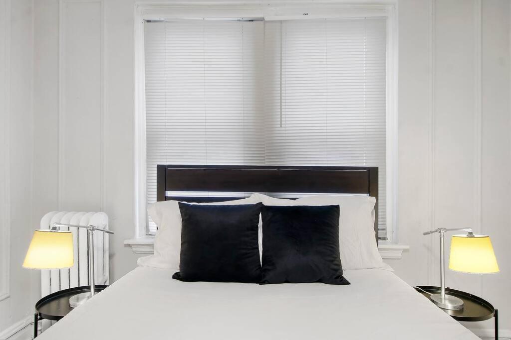 Chic & Contemporary - Bstone 120 * Chicago