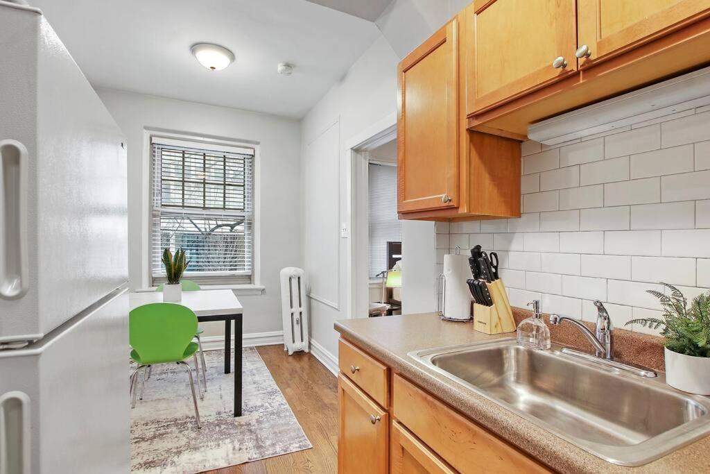 Chic & Contemporary - Bstone 120 Apartment