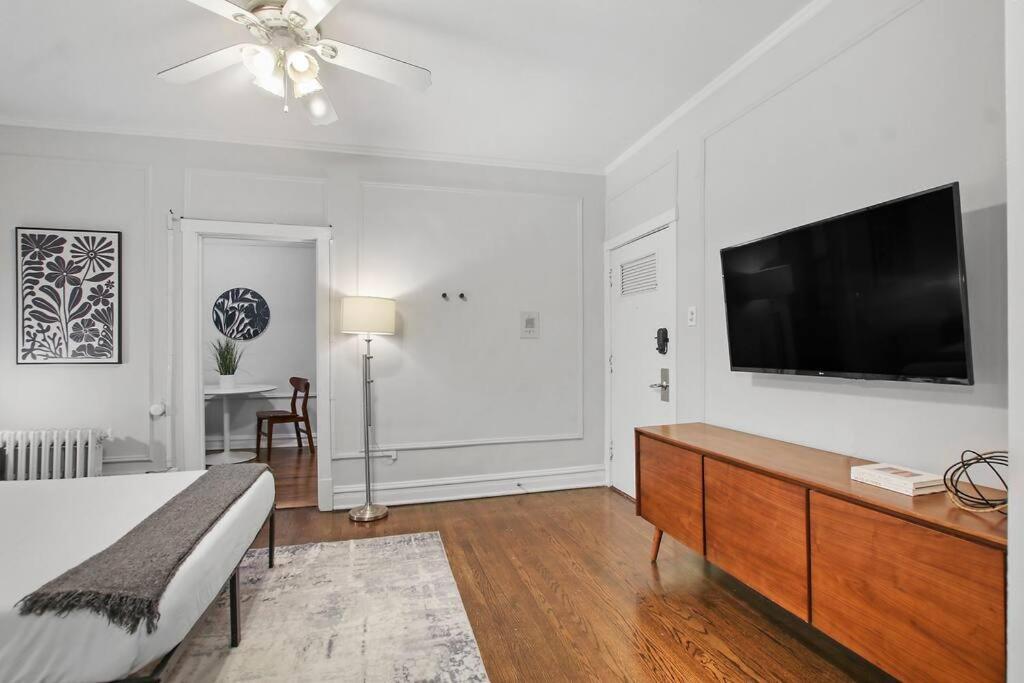 Apartment Modern And Minimalist - Bstone 105 And 108 Rep *